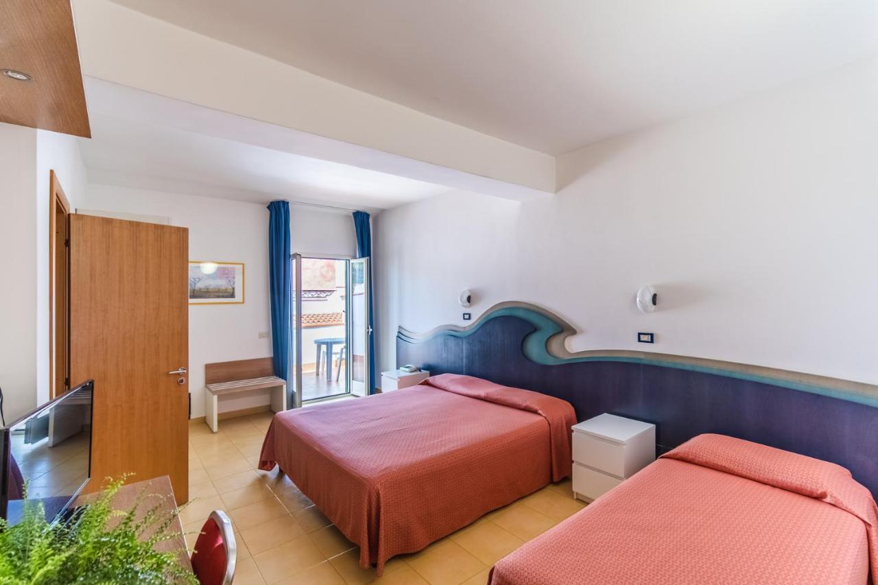 פסקיצ'י Hotel D'Amato מראה חיצוני תמונה