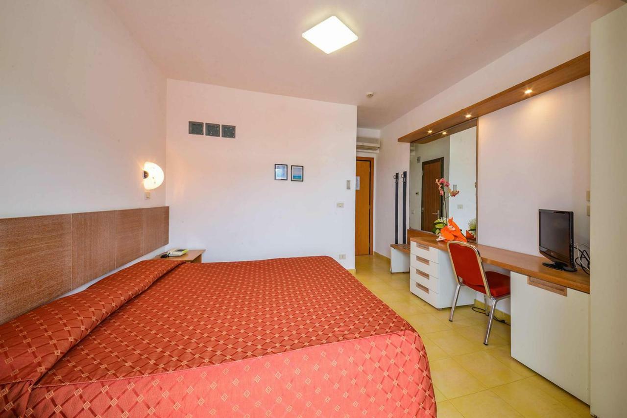פסקיצ'י Hotel D'Amato מראה חיצוני תמונה