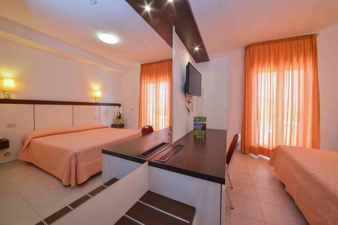 פסקיצ'י Hotel D'Amato מראה חיצוני תמונה